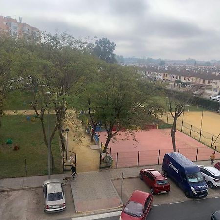 Vistas Desde Montequinto Apartamento Dos Hermanas Exterior foto