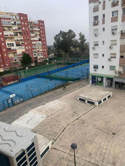Vistas Desde Montequinto Apartamento Dos Hermanas Exterior foto